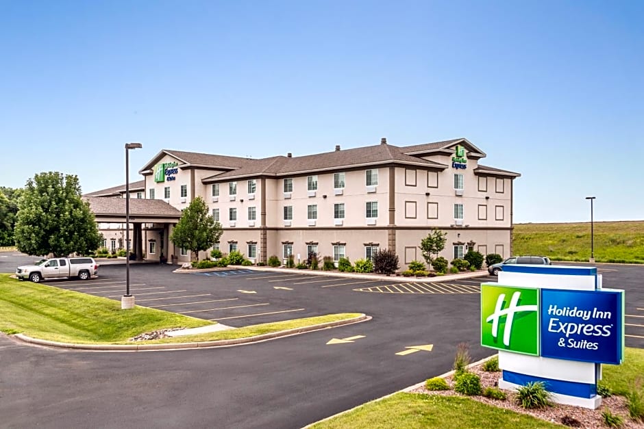 Holiday Inn Express Hotel & Suites Eau Claire North, an IHG Hotel