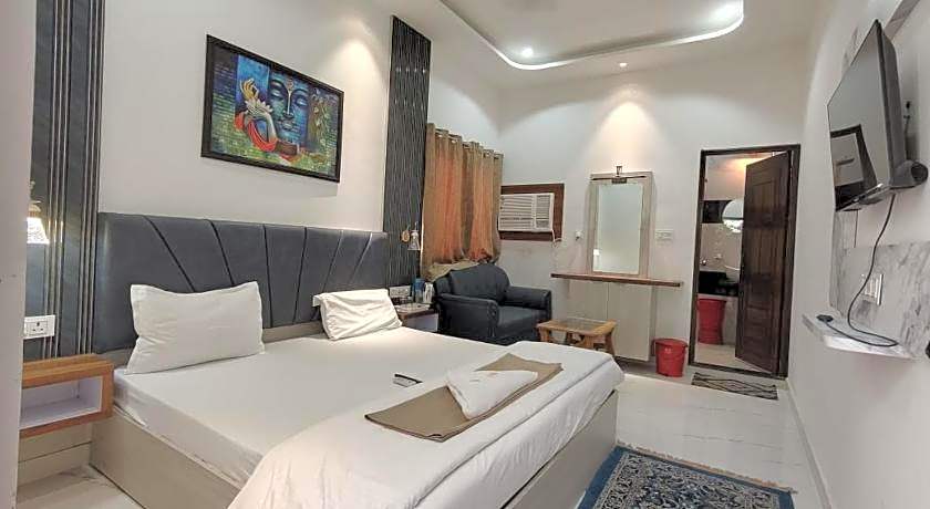 Khushi Paying Guest House