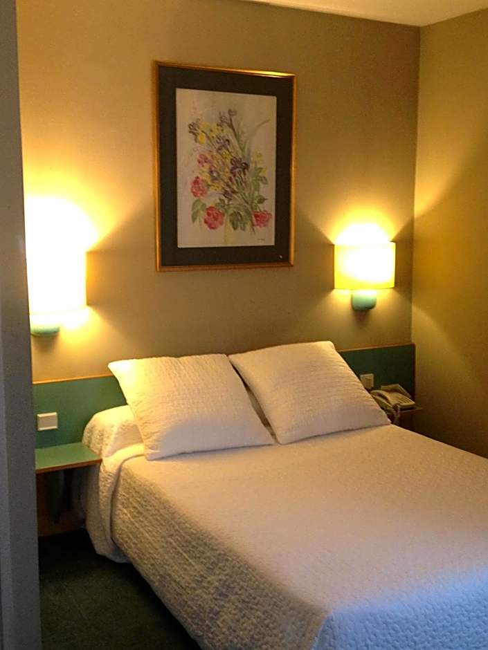 Hotel Paris Vesinet -ex Auberge des 3 Marches