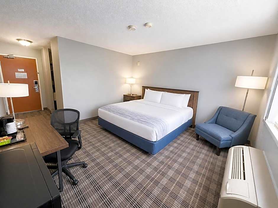 AmericInn by Wyndham Minot