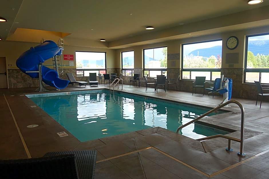 Glacier International Lodge