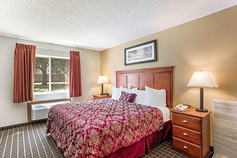 Rodeway Inn Cedar Rapids