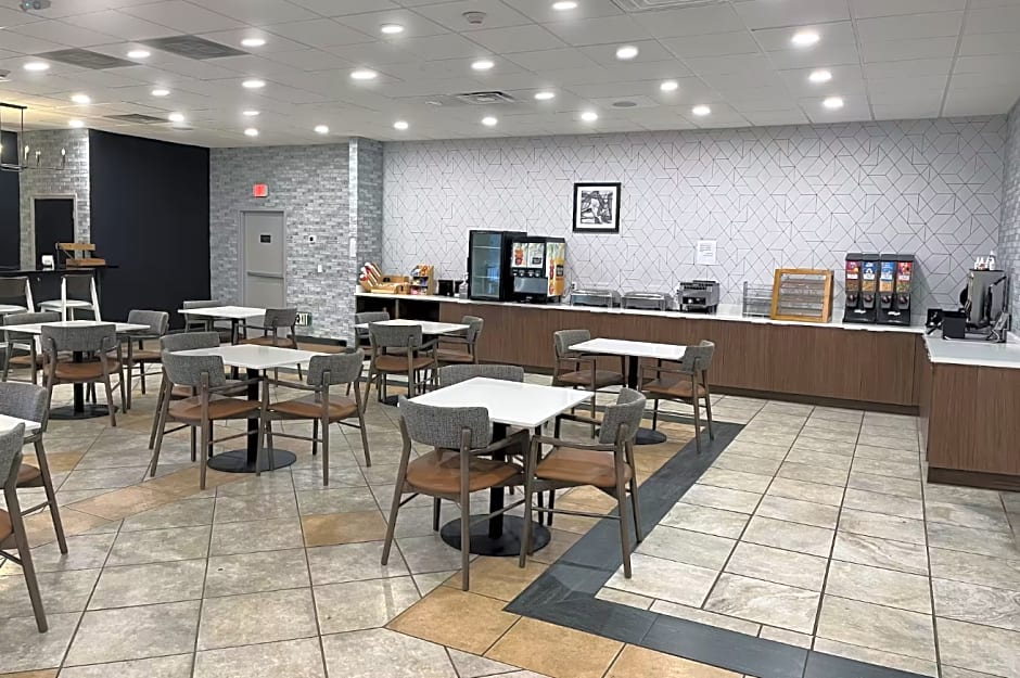 Hawthorn Extended Stay by Wyndham Columbia / Ft. Jackson