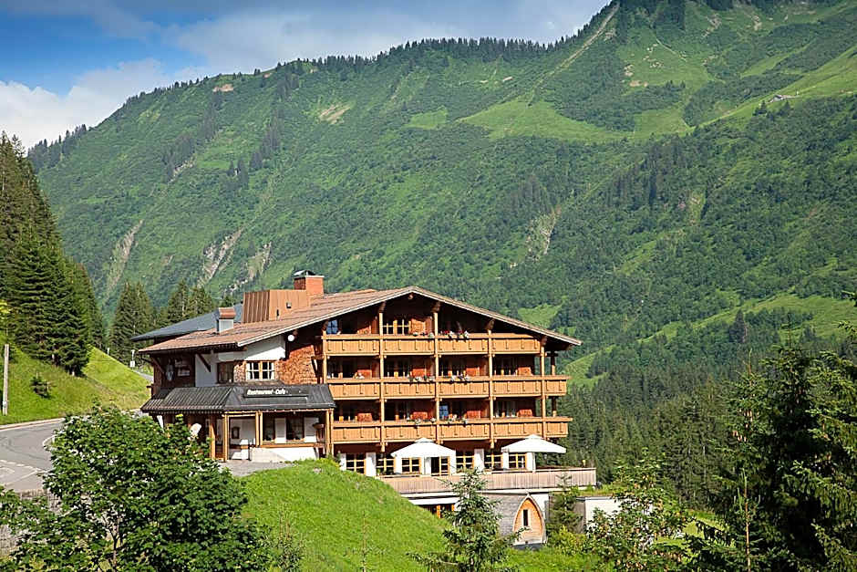 Alpine Lifestyle Berghotel Madlener