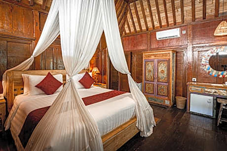 Suite with Garden View