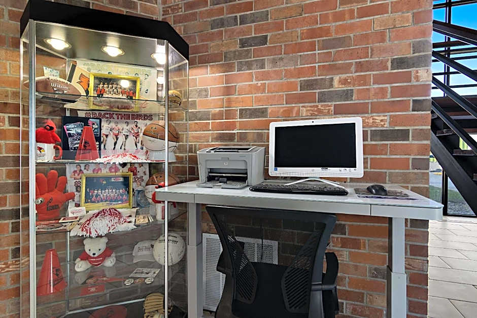 Clarion Pointe Bloomington - Normal near I-55 and University