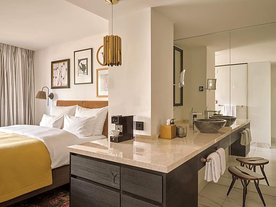 The Nikolai Hamburg - Leonardo Limited Edition