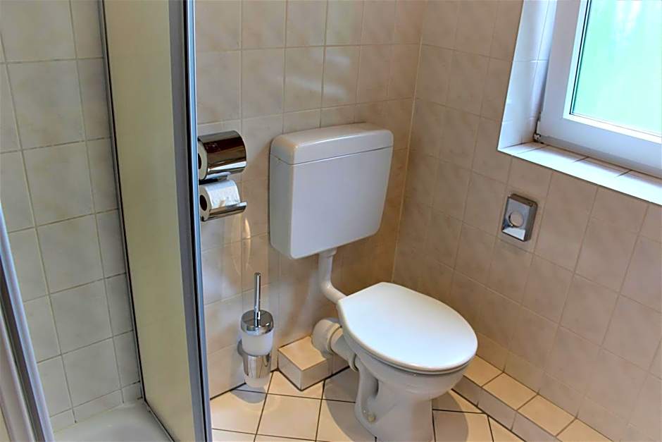 Hotel Hoyers in Pinneberg, Free Parking and WiFi