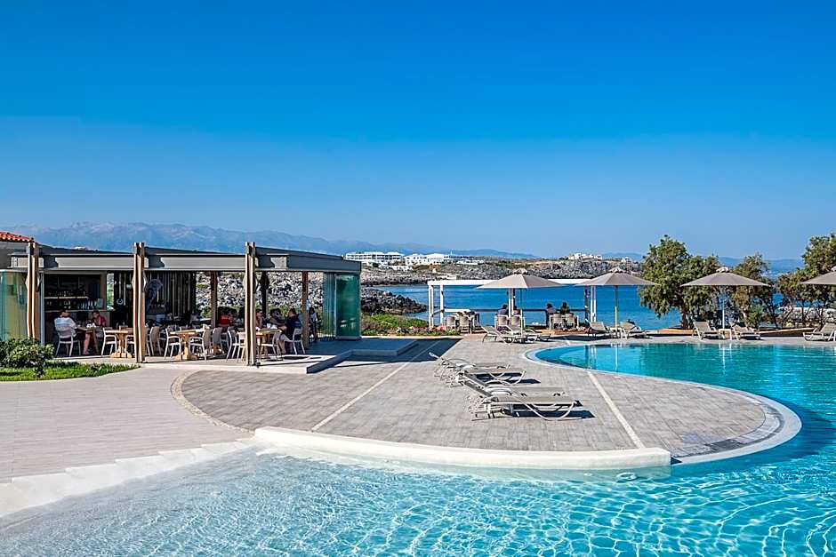 Kavos Hotel & Suites