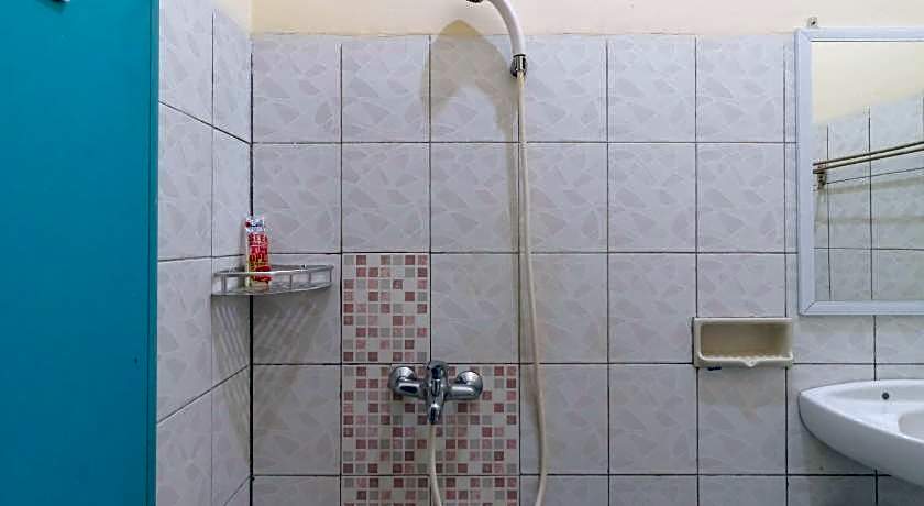 RedDoorz @ Jalan Kolonel Haji Burlian Palembang 2