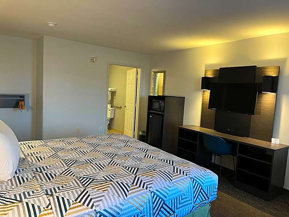 Motel 6 Junction, TX Llano River