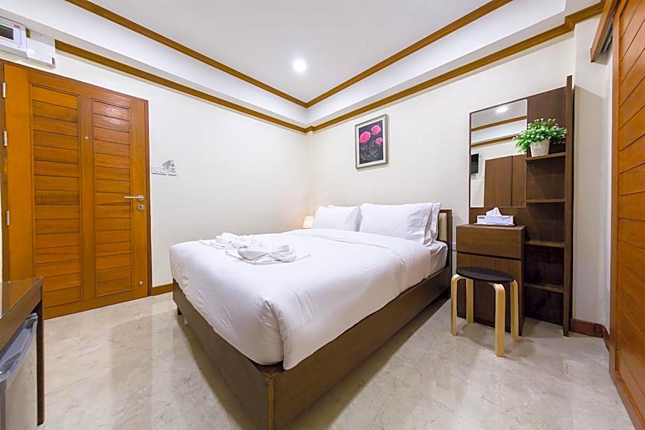 Suthep Home & Hostel