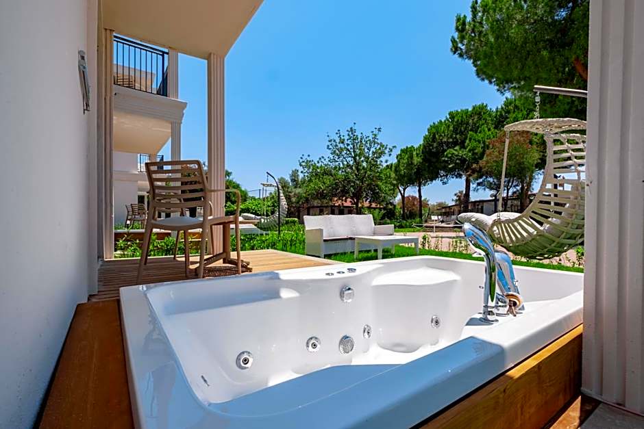 La Benata Beach Hotel