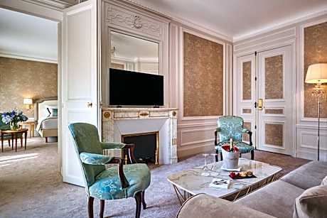 Prestige Suite - rue de la Paix View