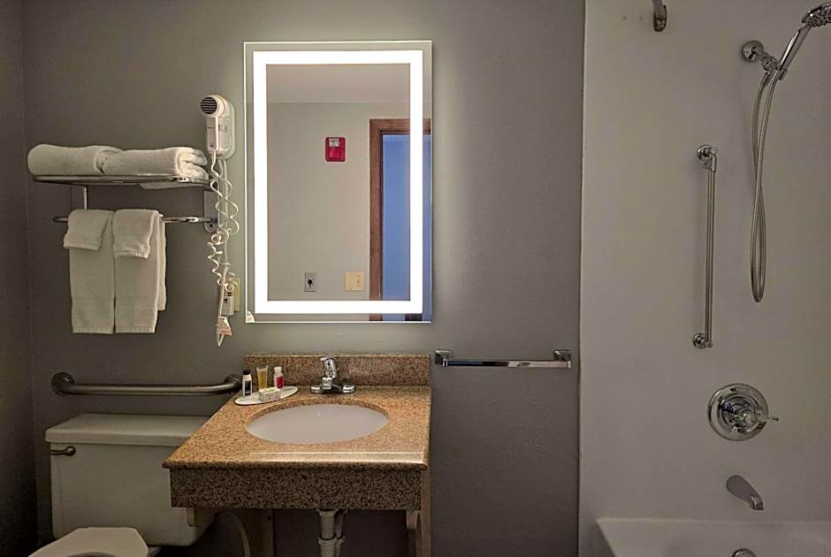 AmericInn by Wyndham Beloit