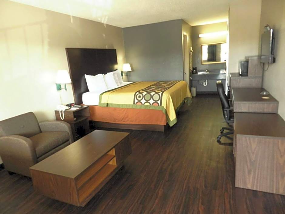 Super 8 by Wyndham Universal City