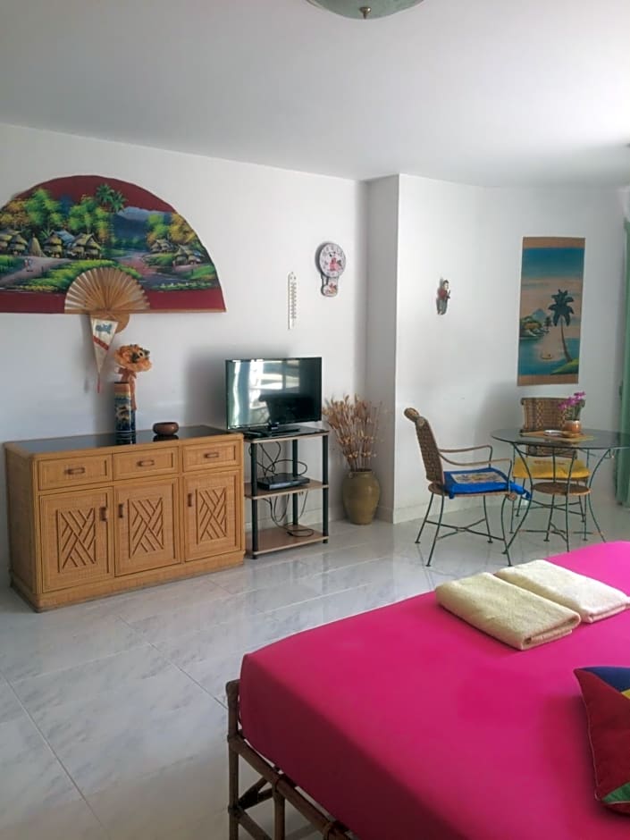 B&B View Talay 1B Residence by Dao