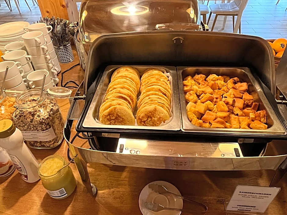 Seehotel am Hallstättersee modern rooms