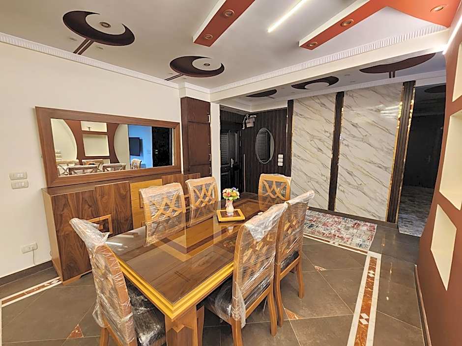 شقة فاخرة وفيو خرافى فى maadi