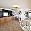 Family house with swimming pool & sea view