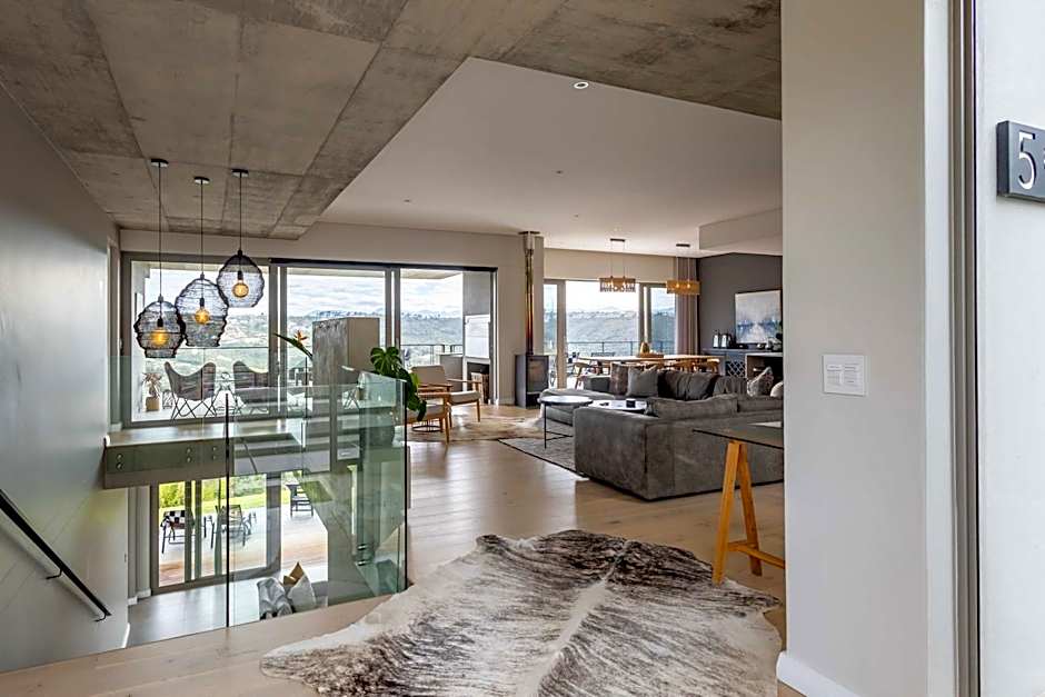 Villa Pacifico - 4BR Hilltop Lux Pool & View