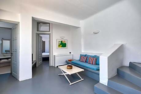 Ambassador Villa Three-Bedroom with Private Pool & Caldera View