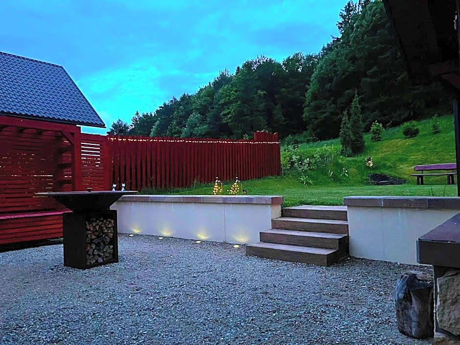 Chata Valca PATJA-v mesiacoch apríl až november pri prenajatí aj jedného apartmánu uzavrieme ostatné apartmány, aby ste si užili súkromie