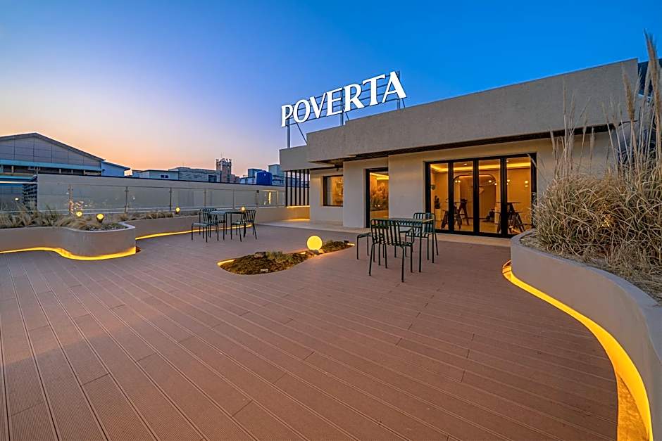 Gyeongju Poverta Hotel