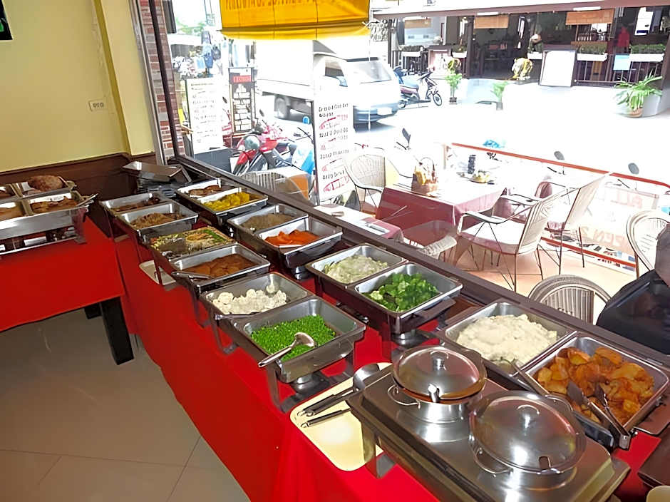 Robin’s Nest Guesthouse & Restaurant