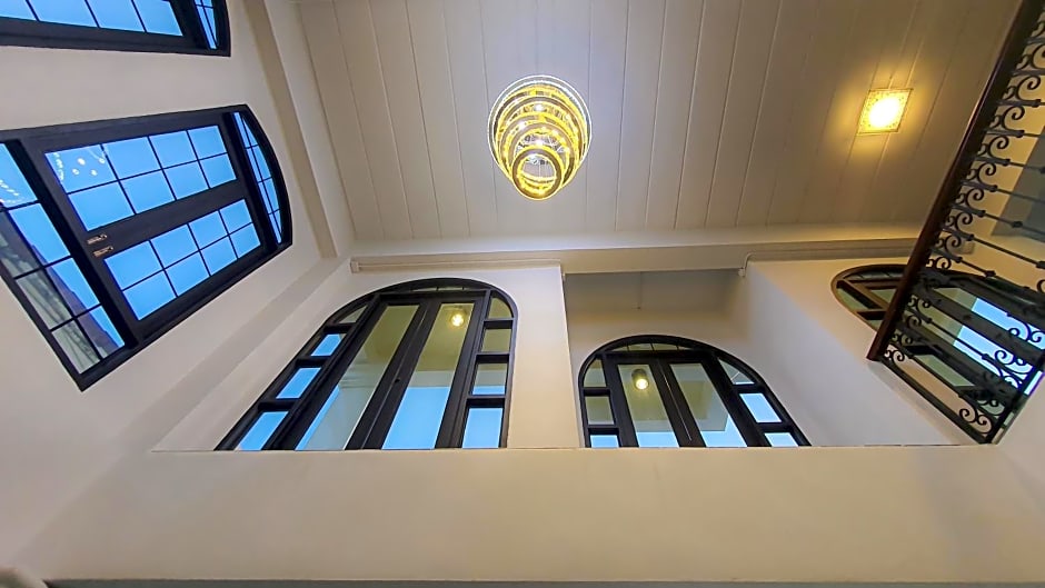 Daddy Dream Hotel and Residence