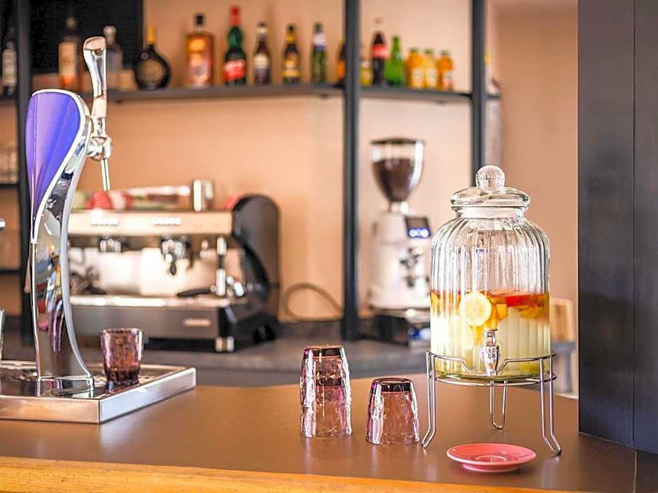 greet Hotel Castres Saix