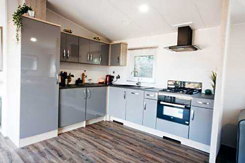 Black Bull Retreat, Barmston with Private Hot Tubs
