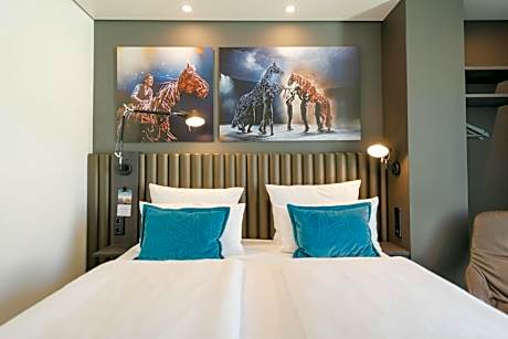 Room with Queen Size Bed