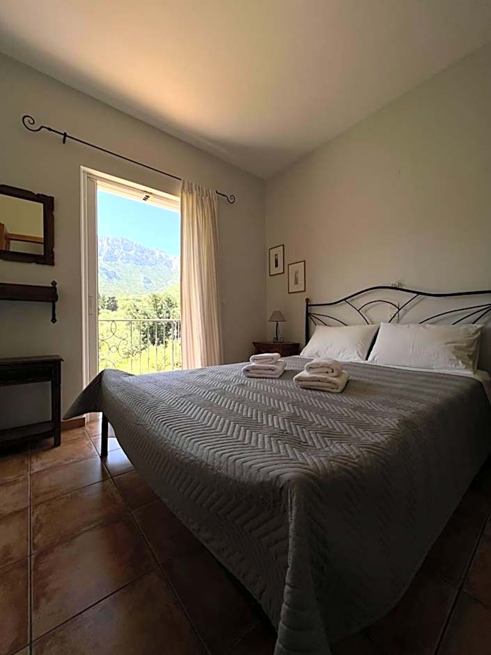 Atalanti Apartments