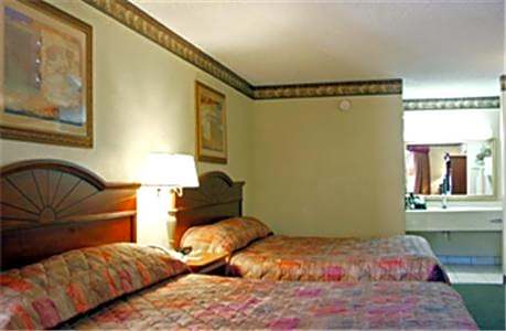 Queen Room with Two Queen Beds - Non-Smoking