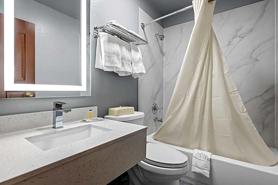 Super 8 by Wyndham Homewood Birmingham Area