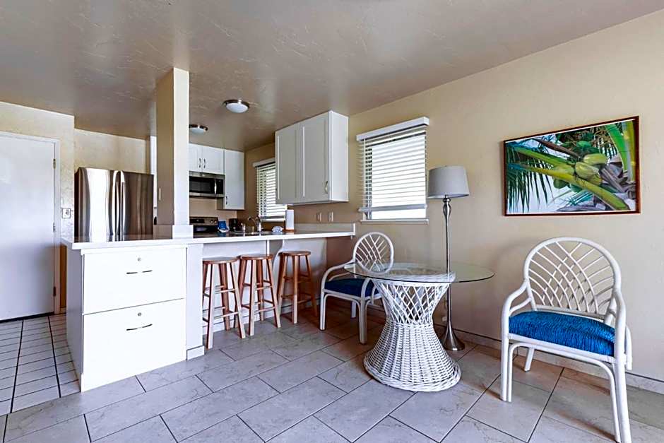 Plantation Hale Suites