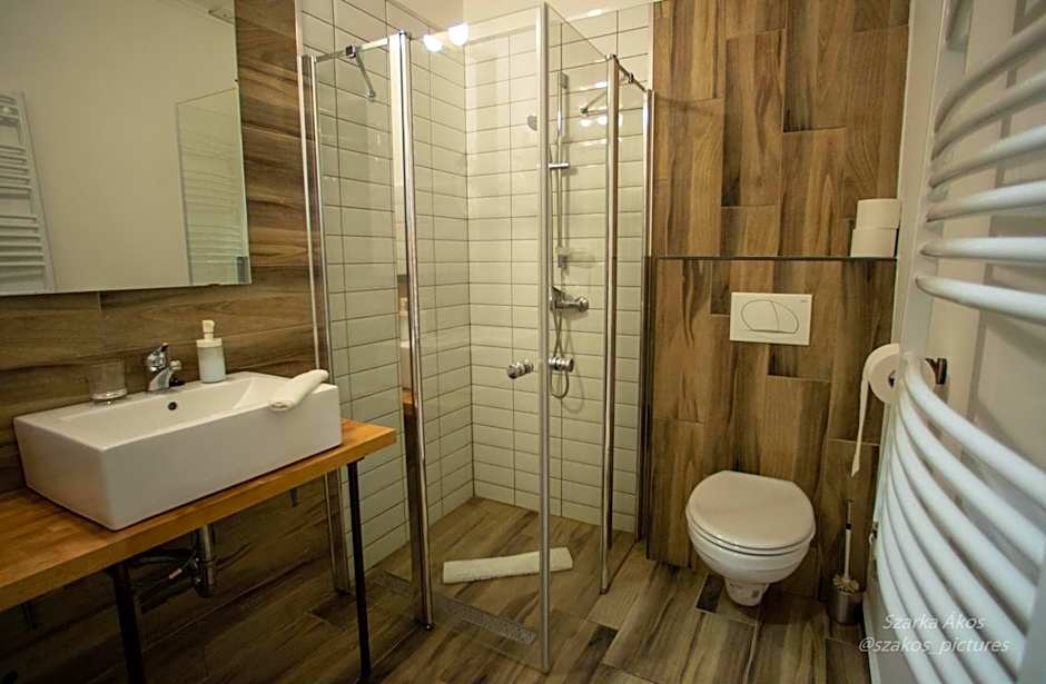 Pollushof Panzió és Étterem