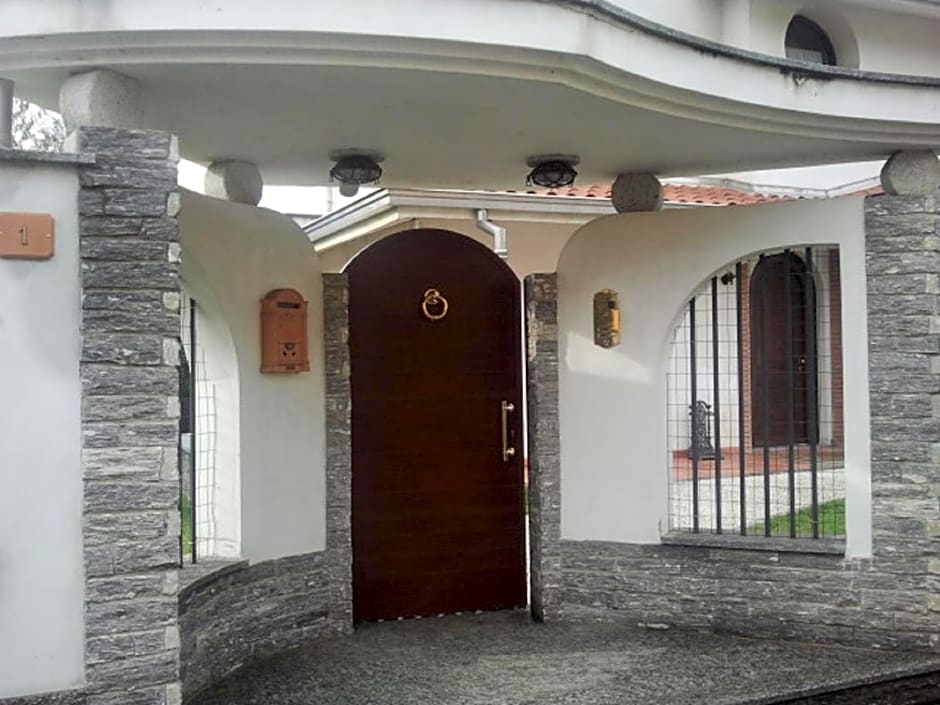 B&B Crespi House