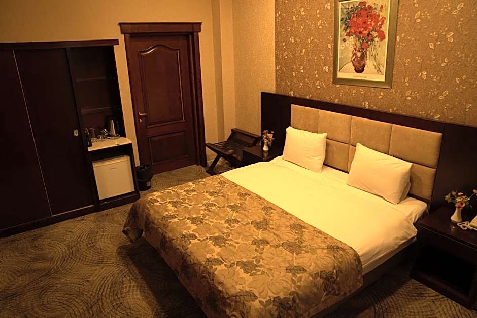 Premier Hotel