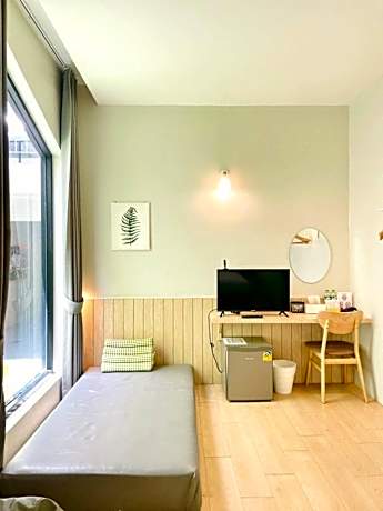 Queen Room with Shared Bathroom