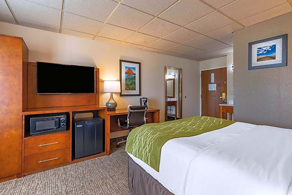 Comfort Inn & Suites Gateway to Glacier National Park