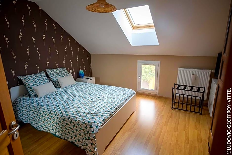 Le Nid d'Alex Spa , Rando et table d'hôte