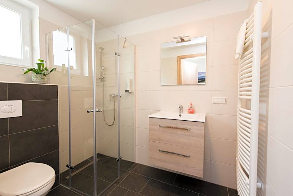 Ferienwohnungen und Zimmer Yassi