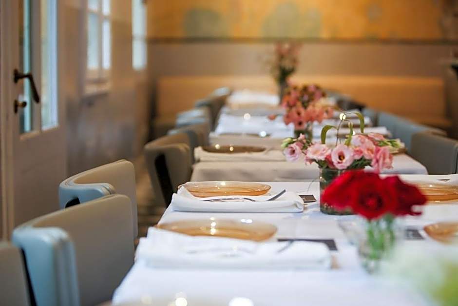 Alma Hotel and Lounge - Luxury Hotel Tel Aviv