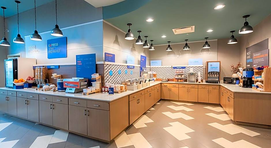 Holiday Inn Express & Suites Warner Robins North West By IHG