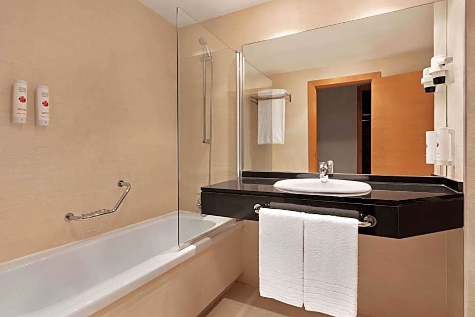 Ramada by Wyndham Valencia Almussafes