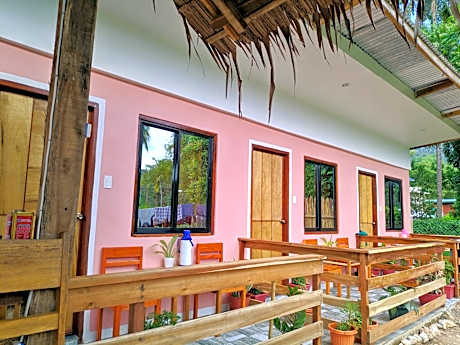 NoBi's Inn, Port Barton