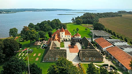 Gl. Avernæs Sinatur Hotel & Konference
