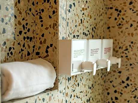 Modern Wing 2 Double